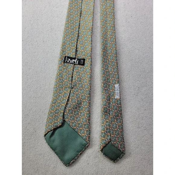 Hermes Men's OS Designer Necktie 100% Silk Green Gold Print Business Work Tie